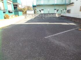 16/16 駐車場