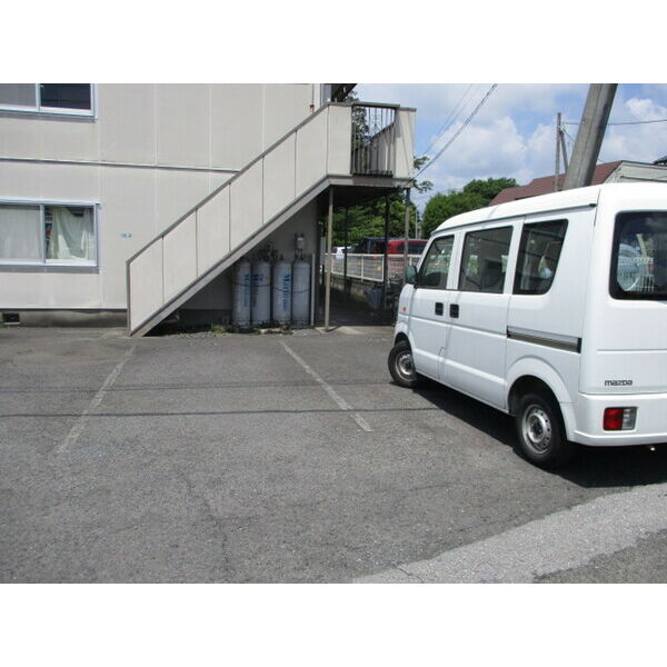 14/14 駐車場
