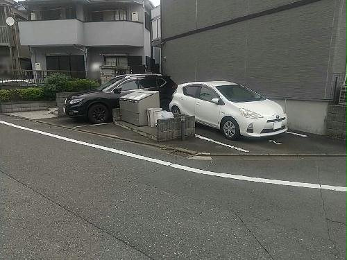 3/3 駐車場