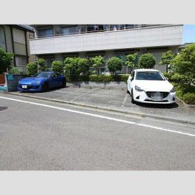 16/16 駐車場