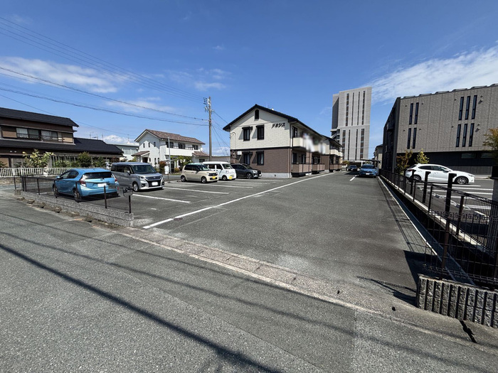 20/20 駐車場
