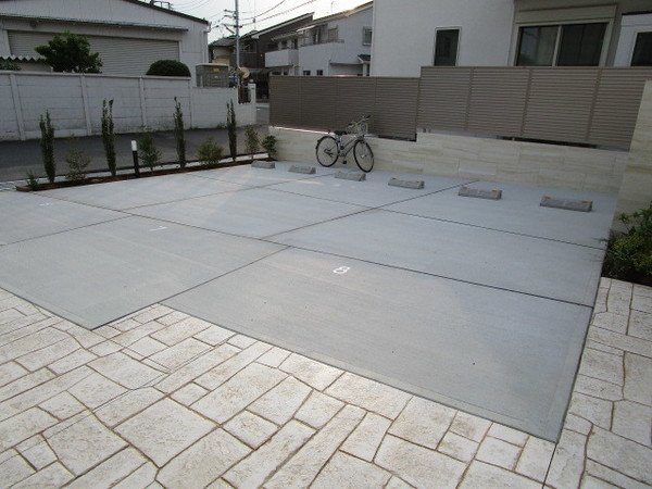 2/2 駐車場