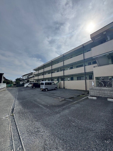 13/20 駐車場