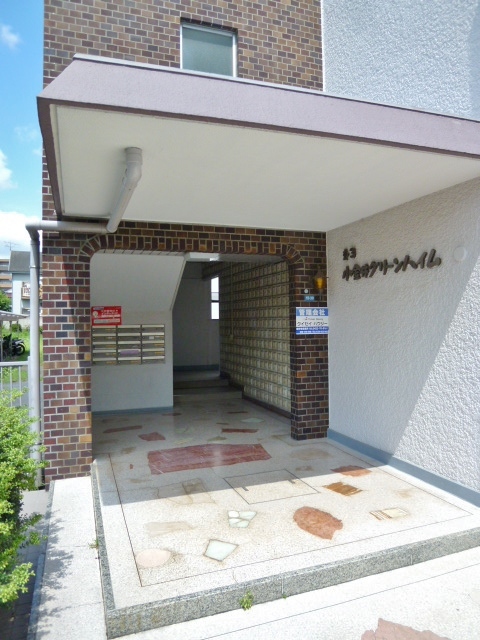13/13 エントランス