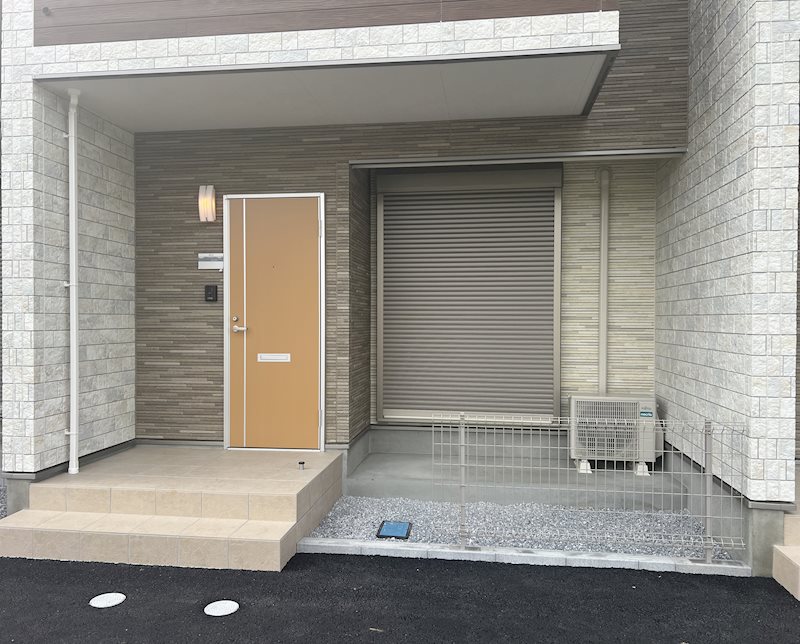 24/25 エントランス