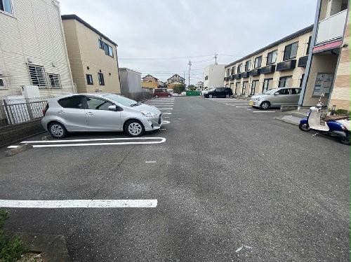 13/21 駐車場