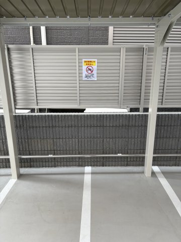 14/14 駐車場