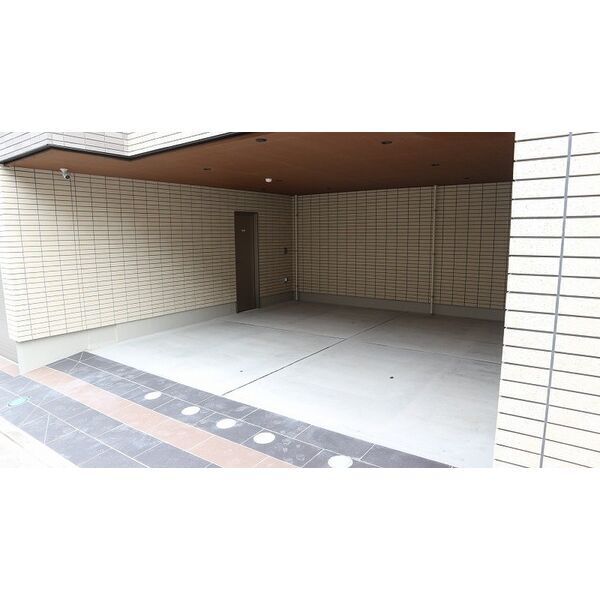 17/17 駐車場