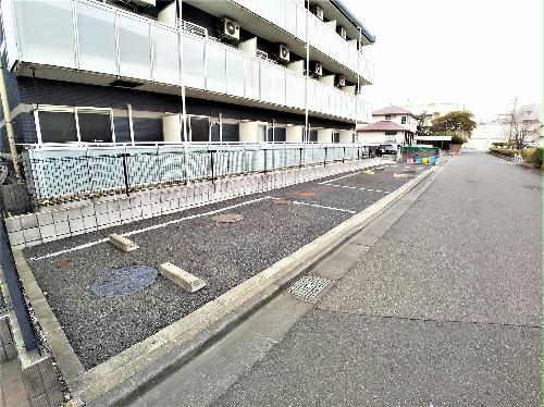 14/14 駐車場