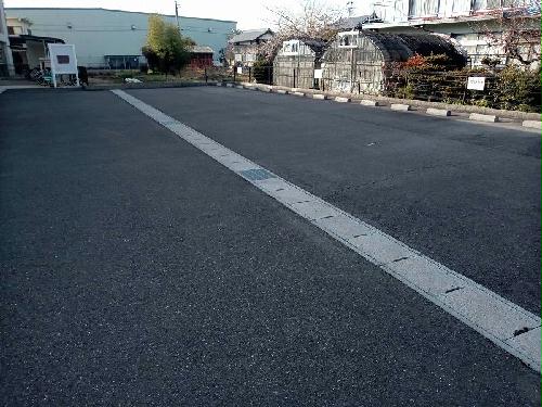 13/15 駐車場