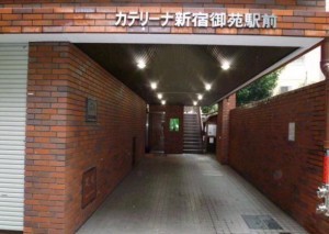 2/4 エントランス