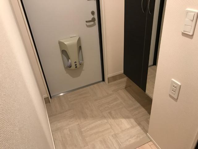 13/26 玄関