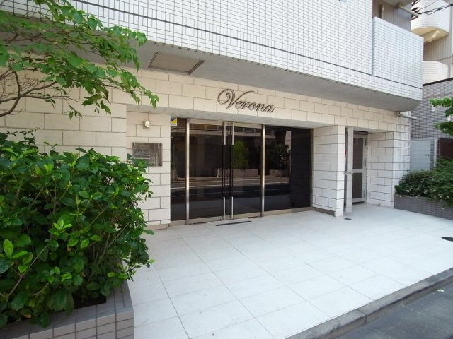 17/19 エントランス