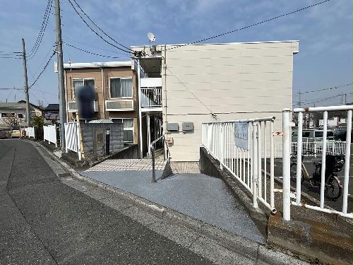 13/14 エントランス