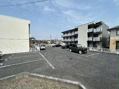 14/14 駐車場