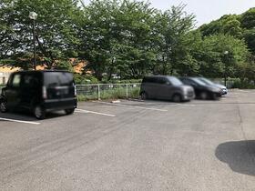 16/17 駐車場
