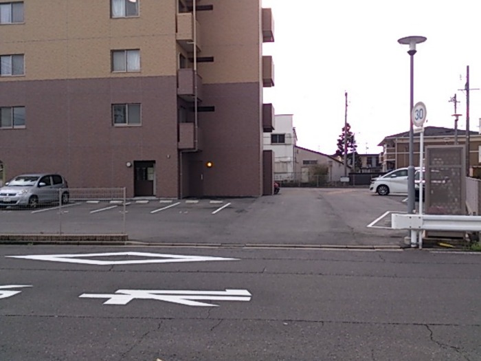 18/20 駐車場