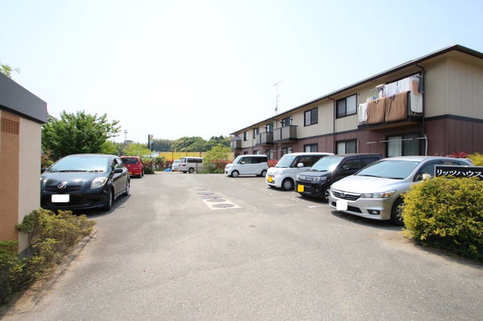 20/27 駐車場