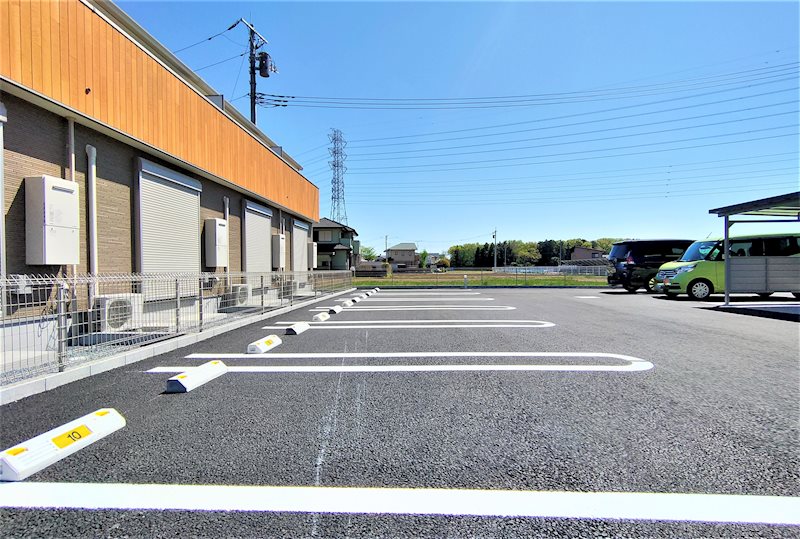 18/18 駐車場