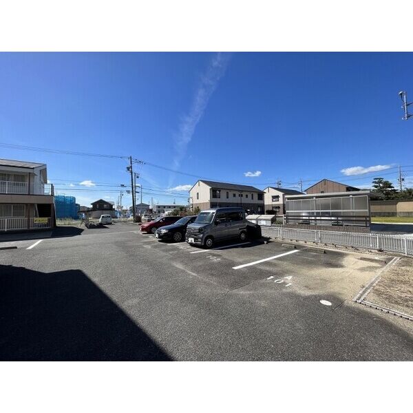 13/14 駐車場
