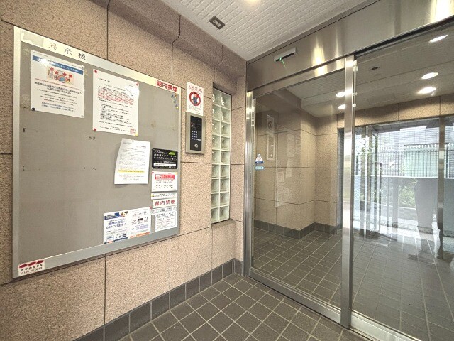 13/13 エントランス