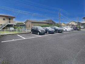 16/16 駐車場