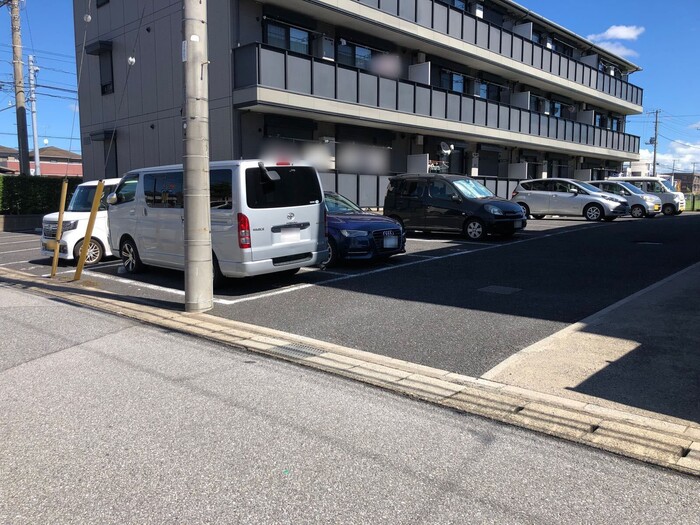 2/2 駐車場