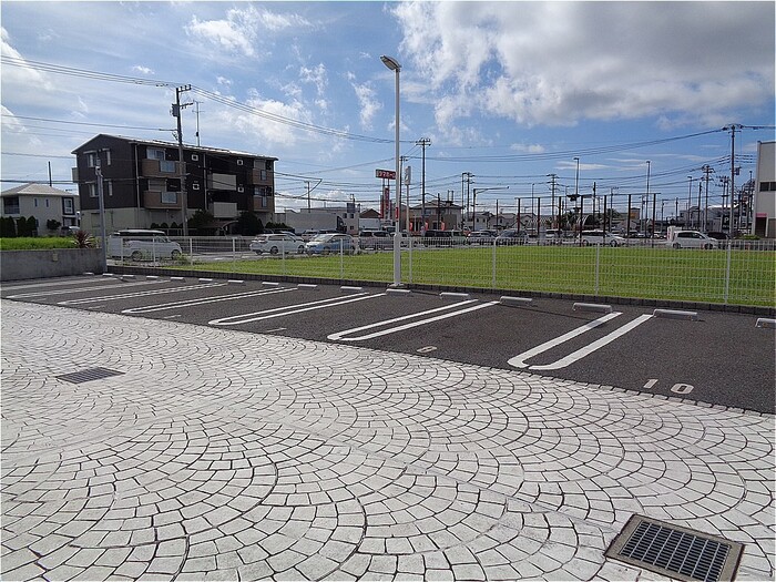 16/16 駐車場