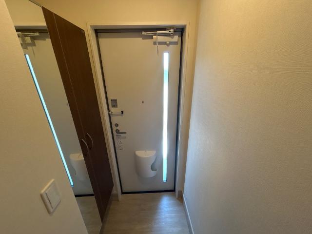 13/27 玄関