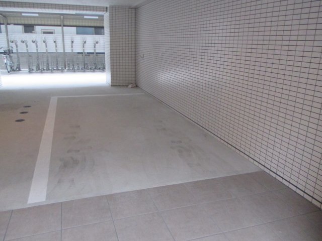 4/4 駐車場