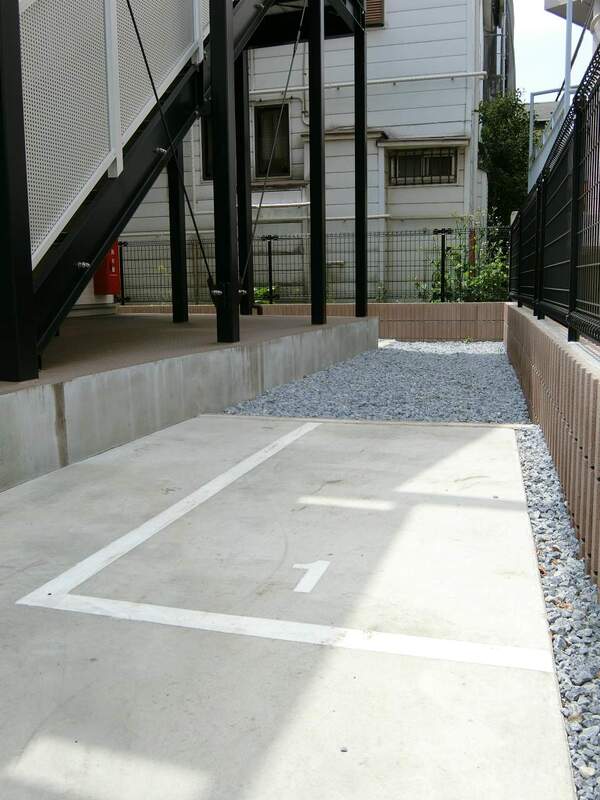 2/5 駐車場