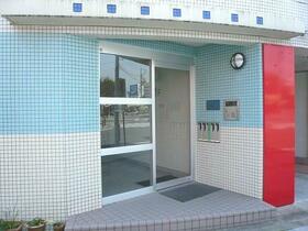 16/16 エントランス