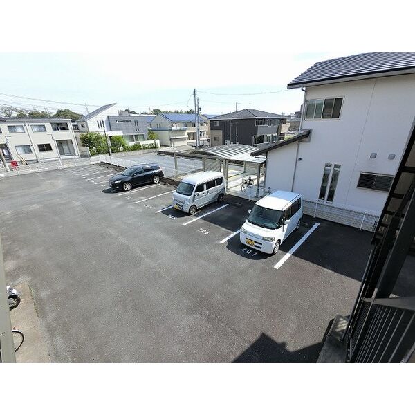 15/15 駐車場