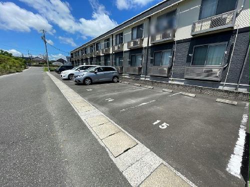 13/14 駐車場