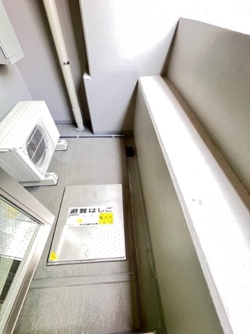 18/23 バルコニー