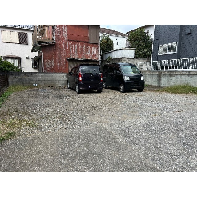 3/3 駐車場