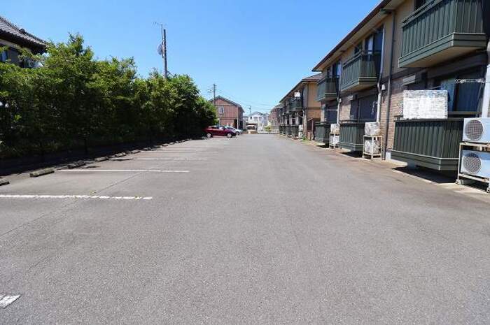 2/3 駐車場