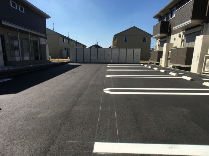 20/28 駐車場