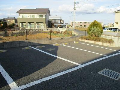 2/3 駐車場