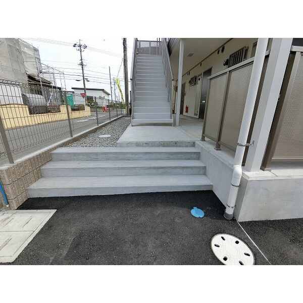 13/14 エントランス
