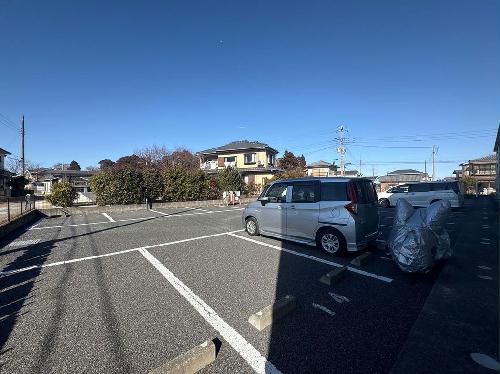 26/27 駐車場