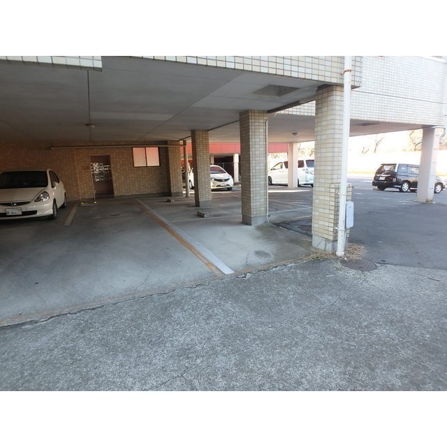 22/22 駐車場