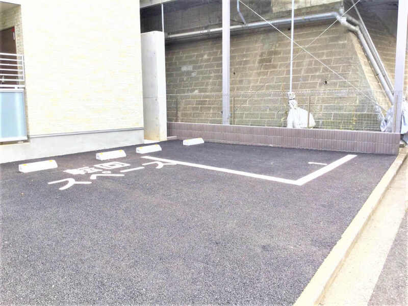 15/15 駐車場