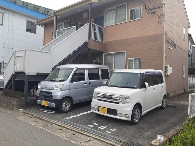 17/23 駐車場