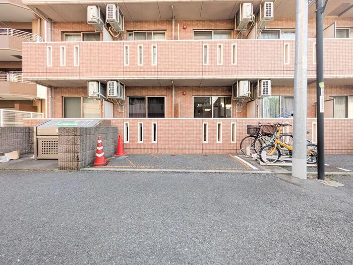 3/3 駐車場