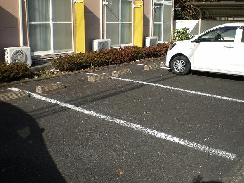 14/14 駐車場