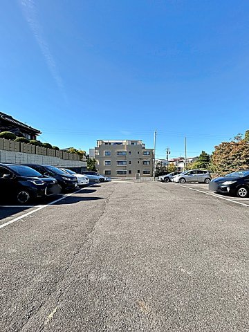 27/27 駐車場