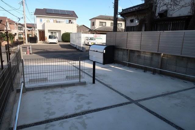 2/2 駐車場