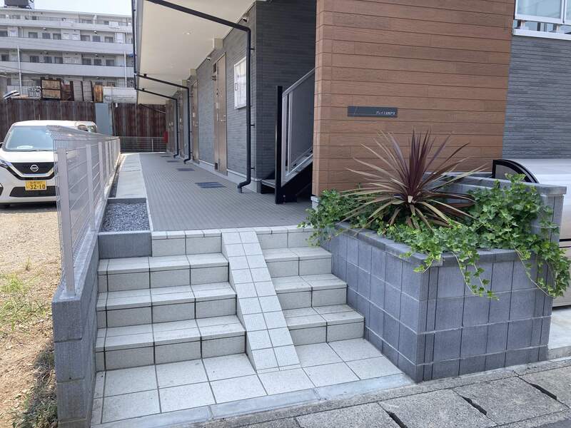 19/19 エントランス