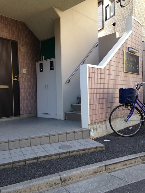 22/30 エントランス